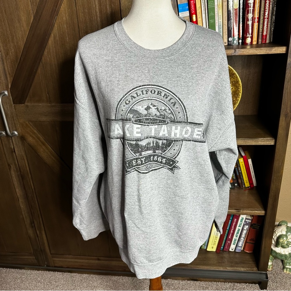 Gray Lake Tahoe Sweatshirt 🧵